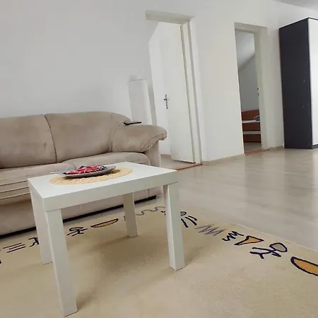 A1 - Airport Apartment